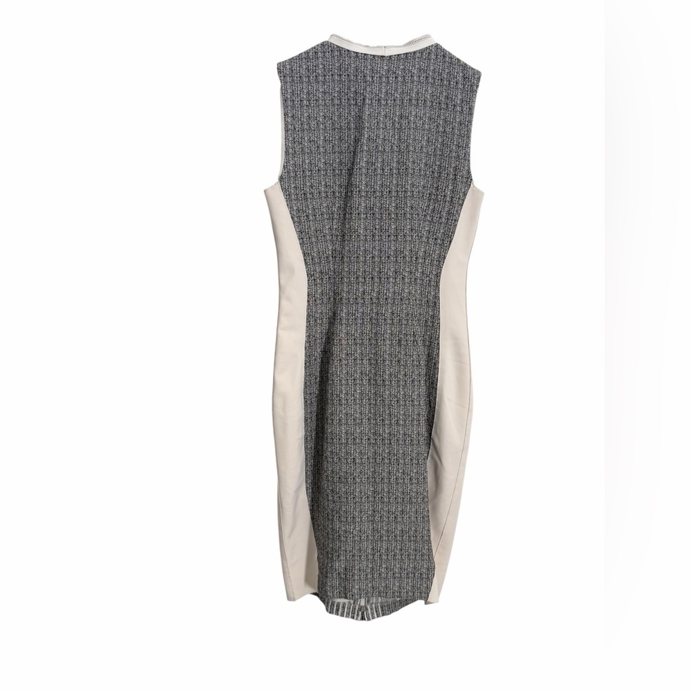 Elie Tahari Gray and Cream Ribbed Zip-Front Knit Dress Set - Picture 7 of 14